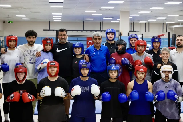 Genç Boksörler Avrupa'da Altın Peşinde