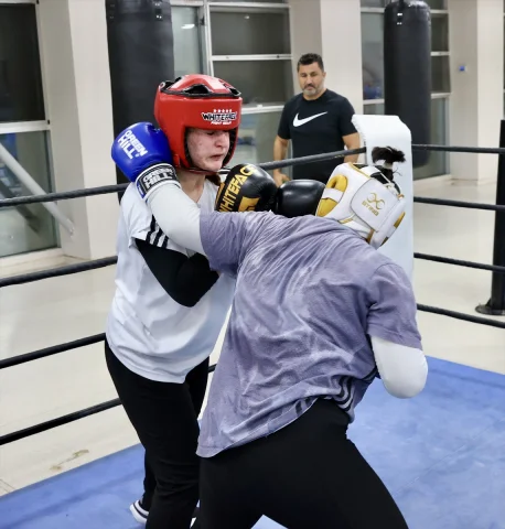 Genç Boksörler Avrupa'da Altın Peşinde