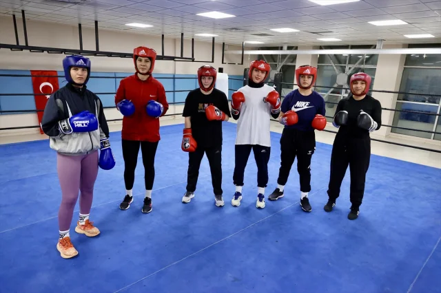 Genç Boksörler Avrupa'da Altın Peşinde