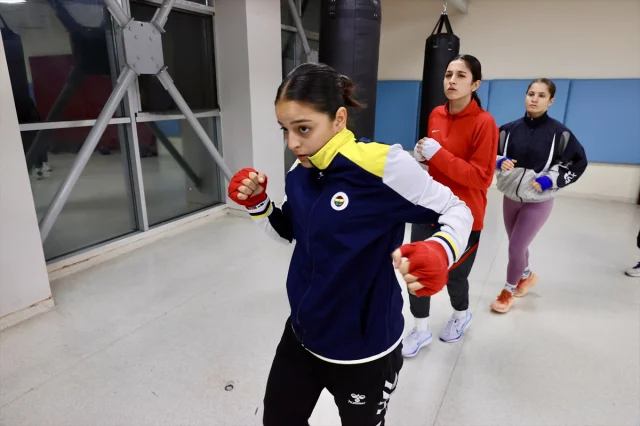 Genç Boksörler Avrupa'da Altın Peşinde
