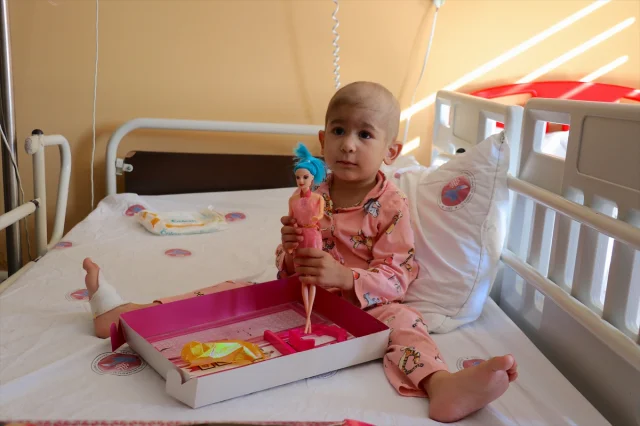 Sevgi ve Umutla Gelen Moral: Jandarmadan Lösemi Hastası Çocuklara Özel Ziyaret