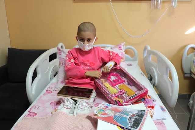 Sevgi ve Umutla Gelen Moral: Jandarmadan Lösemi Hastası Çocuklara Özel Ziyaret