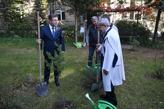 Bakan Yumaklı'dan Fidan Seferberliği Çağrısı Gündem Yarattı
