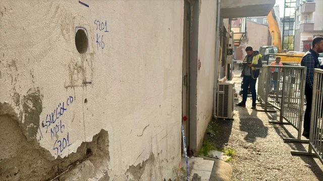 Kocaeli'de 7 Katlı Apartmanın Çöküşünde Araştırmalar Sürüyor