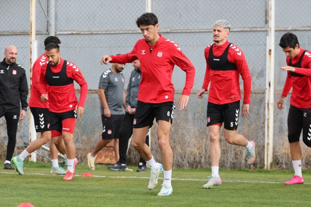 Sivasspor, Manisa FK Maçı Öncesi Galibiyete Odaklandı