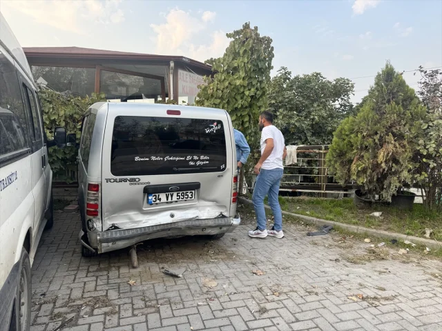 Kocaeli'de Feci Kaza Korkuttu: Lokanta Önünde Bekleyenler Ar...