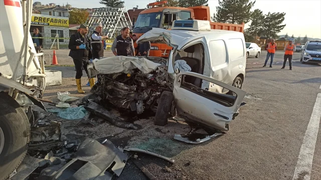 Ankara'daki Feci Trafik Kazasında Aynı Aileden Üç Kişi Hayatını Kaybetti