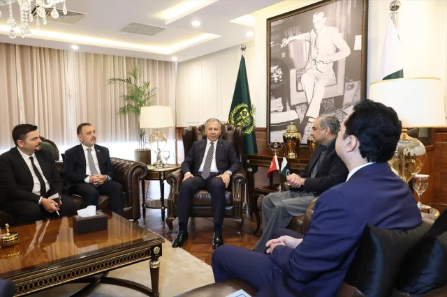 Türk ve Pakistan İçişleri Bakanları Arasında Önemli Görüşme Gerçekleşti