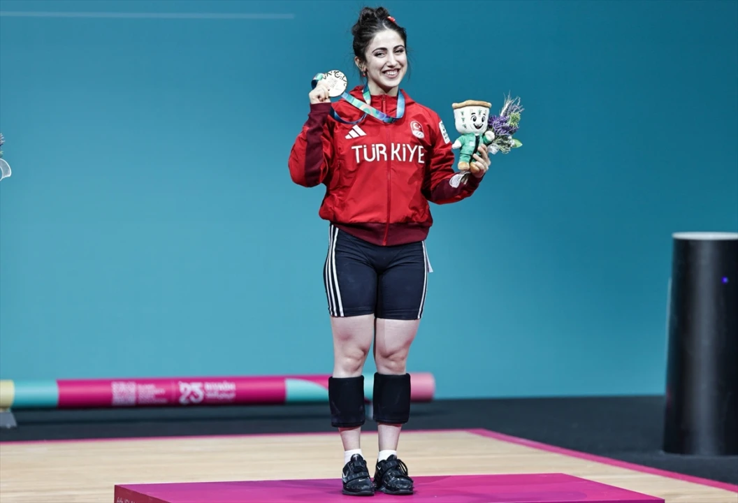 Türkiye'nin İslami Dayanışma Oyunları'nda İlk Altın Madalyaları Halterde
