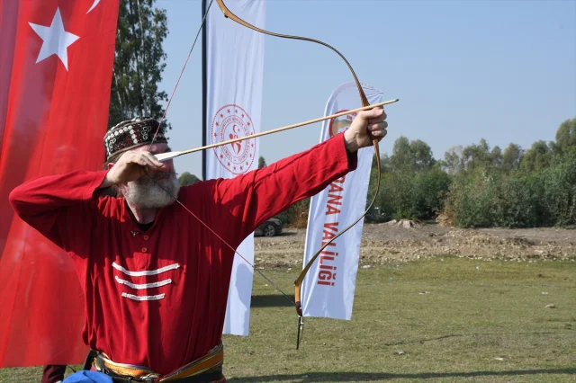 Adana'da Geleneksel Okçuluk Turnuvası Heyecanı Başladı