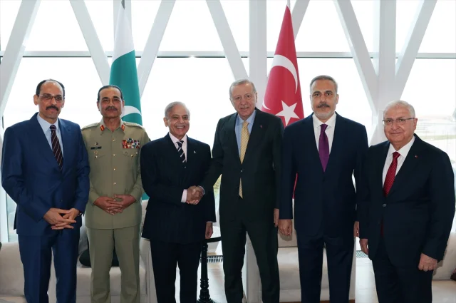 Erdoğan ve Şerif Stratejik İlişkileri Güçlendirmek İçin Bir Araya Geldi