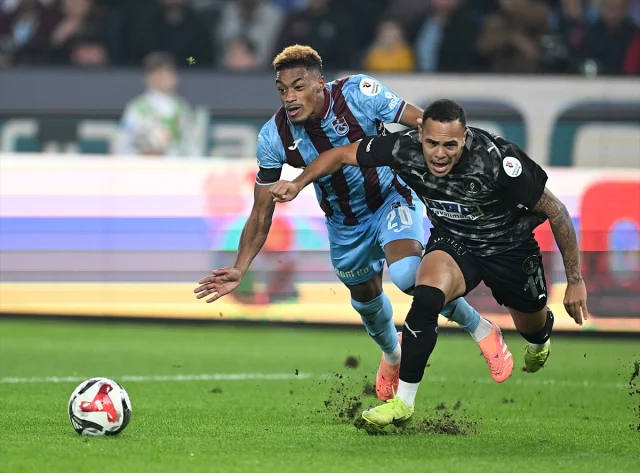 Süper Lig'de Trabzonspor ve Alanyaspor Nefes Kesti