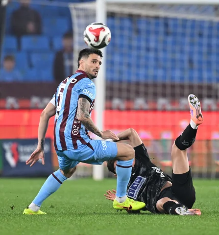 Süper Lig'de Trabzonspor ve Alanyaspor Nefes Kesti