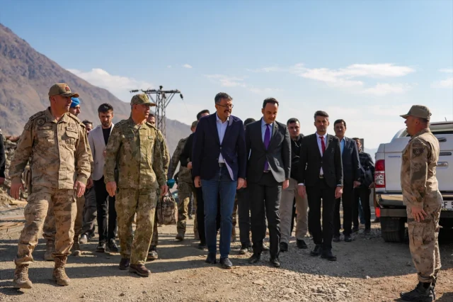 Hakkari'de Önemli Ziyaret: Sınırdaki Üs Bölgelerinde Neler Oldu?