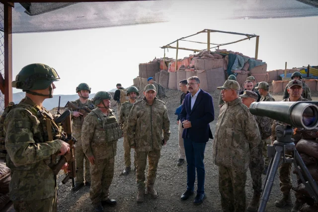 Hakkari'de Önemli Ziyaret: Sınırdaki Üs Bölgelerinde Neler Oldu?