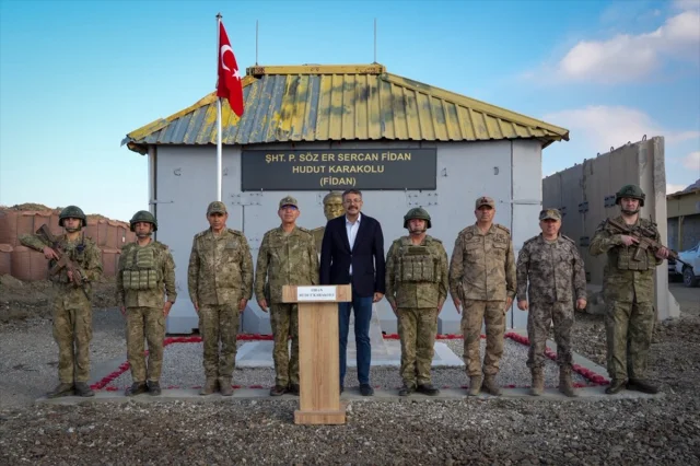 Hakkari'de Önemli Ziyaret: Sınırdaki Üs Bölgelerinde Neler Oldu?