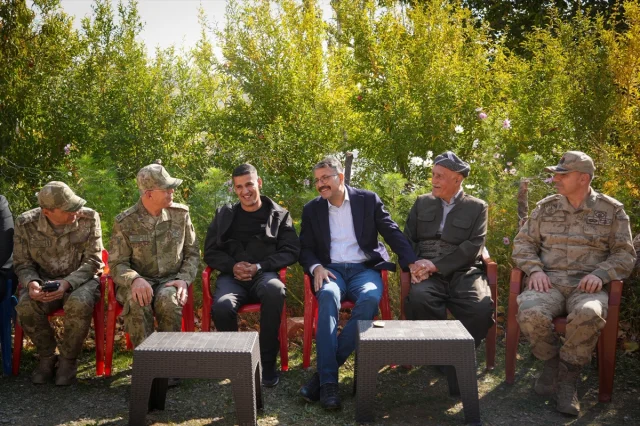 Hakkari'de Önemli Ziyaret: Sınırdaki Üs Bölgelerinde Neler Oldu?