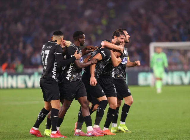 Süper Lig'de Trabzonspor ve Alanyaspor Nefes Kesti