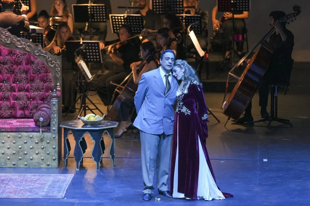 Antalya'da Operaseverleri Büyüleyen Gece Saraydan Kız Kaçırma Operası