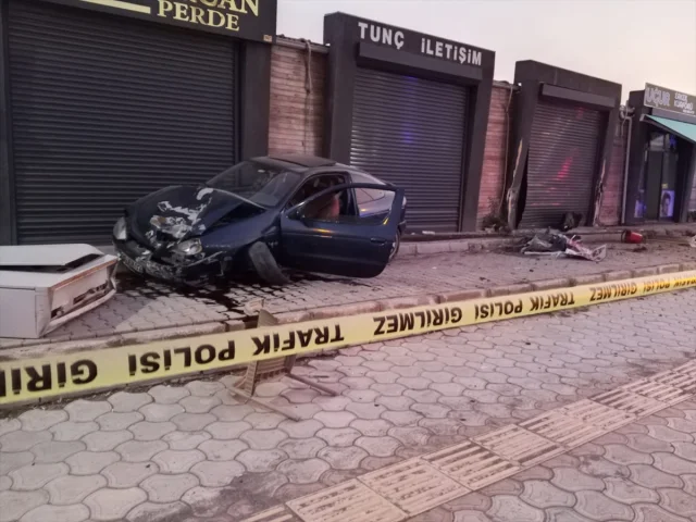 Hatay'daki Kaza Şok Etkisi Yarattı: Yaya Hayatını Kaybetti, Sürücü Yaralı