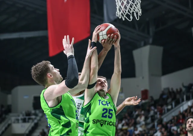 TOFAŞ ve Bursaspor Arasındaki Heyecan Dolu Derbi