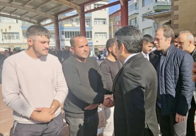 Davulun usta ismi Adem Göçer Kırşehir'de son yolculuğuna uğurlandı