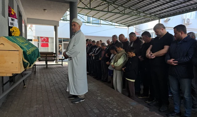 Zonguldak'ta Gizemli Cinayet: 75 Yaşındaki Adam Evinde Bıçaklanarak Ölü Bulundu