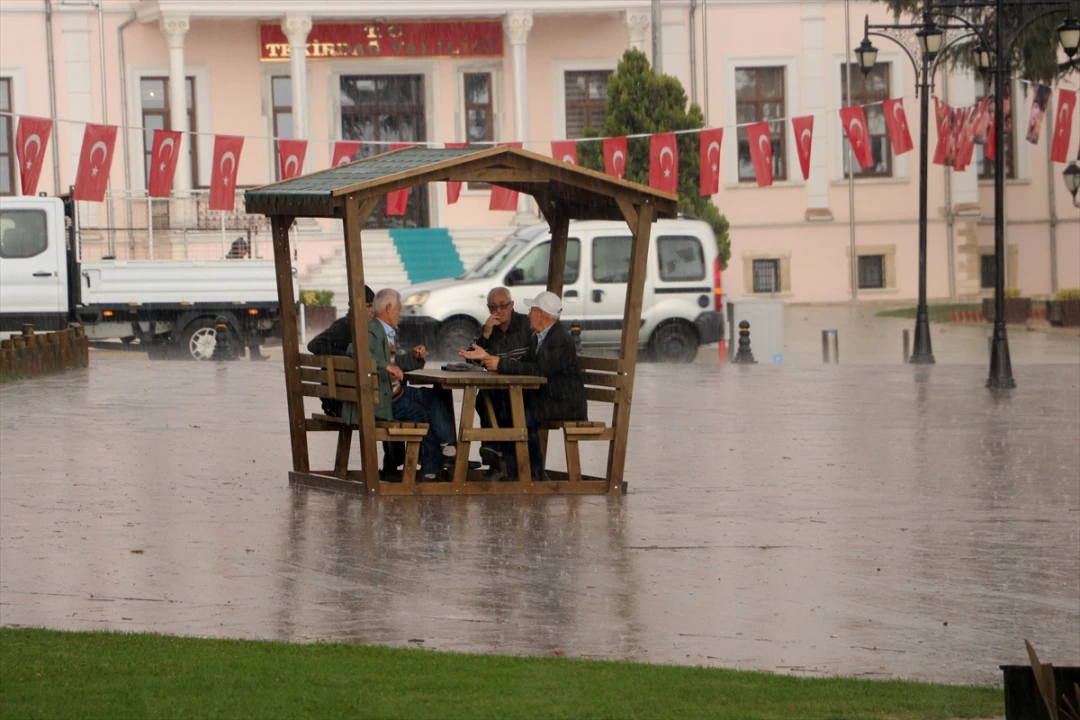 Trakya'da Sağanak Yağış Hayatı Felç Etti