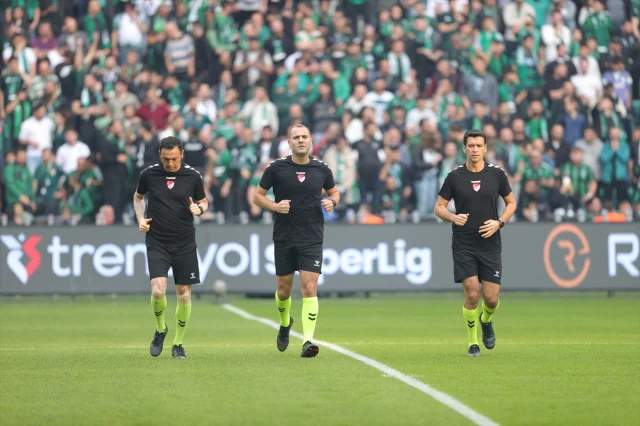 Kocaelispor İlk Yarıda Galatasaray'a Karşı Üstünlük Sağladı