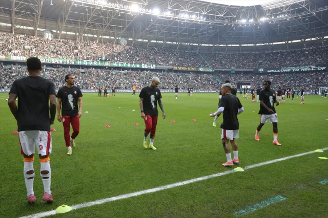 Kocaelispor İlk Yarıda Galatasaray'a Karşı Üstünlük Sağladı