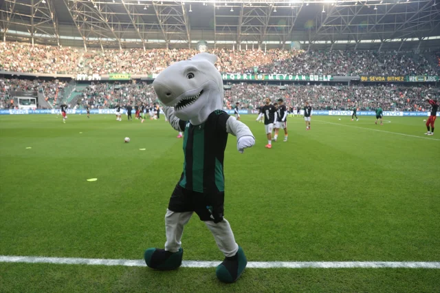Kocaelispor İlk Yarıda Galatasaray'a Karşı Üstünlük Sağladı