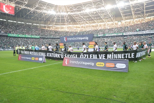 Kocaelispor İlk Yarıda Galatasaray'a Karşı Üstünlük Sağladı