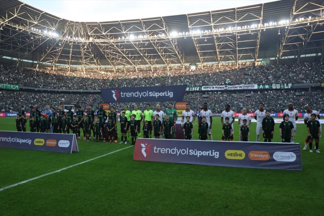 Kocaelispor İlk Yarıda Galatasaray'a Karşı Üstünlük Sağladı