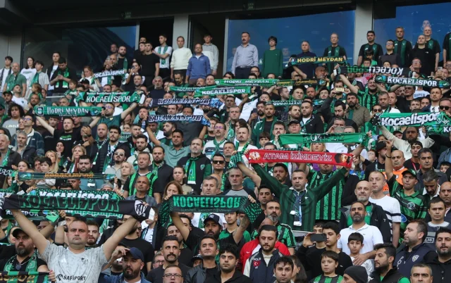Kocaelispor İlk Yarıda Galatasaray'a Karşı Üstünlük Sağladı