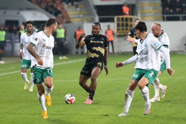 Trendyol 1. Lig'de Kritik Çekişme: Çorum FK Galibiyetle Geri Döndü