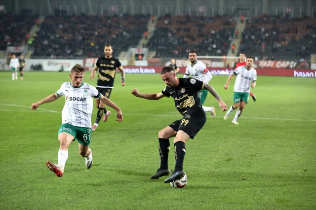 Trendyol 1. Lig'de Kritik Çekişme: Çorum FK Galibiyetle Geri Döndü