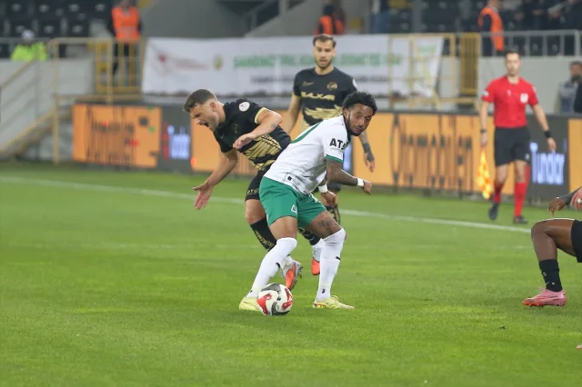 Trendyol 1. Lig'de Kritik Çekişme: Çorum FK Galibiyetle Geri Döndü