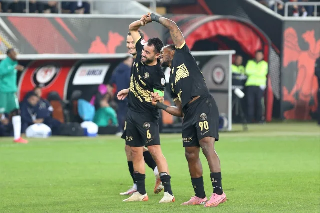 Trendyol 1. Lig'de Kritik Çekişme: Çorum FK Galibiyetle Geri Döndü