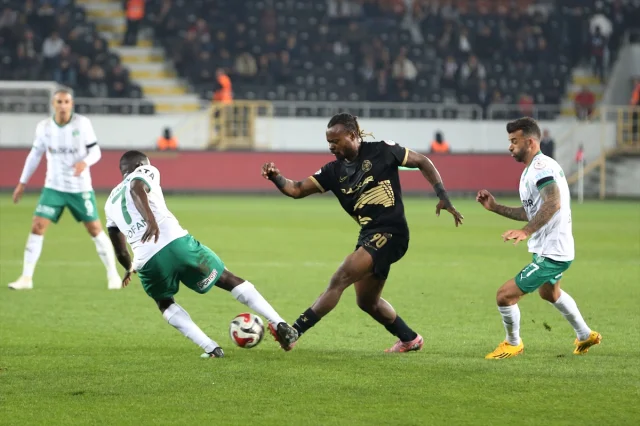 Trendyol 1. Lig'de Kritik Çekişme: Çorum FK Galibiyetle Geri Döndü