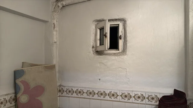 Kütahya'da Apartmanın Havalandırma Boşluğuna Bırakılan Bebek Hastaneye Kaldırıldı