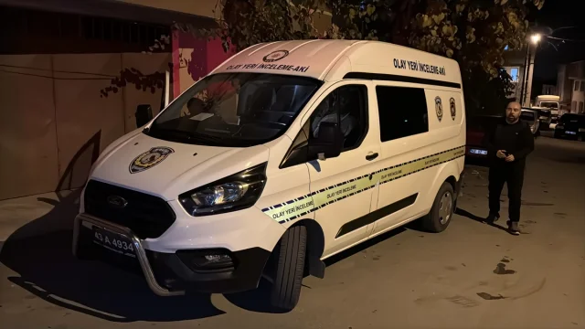 Kütahya'da Apartmanın Havalandırma Boşluğuna Bırakılan Bebek Hastaneye Kaldırıldı