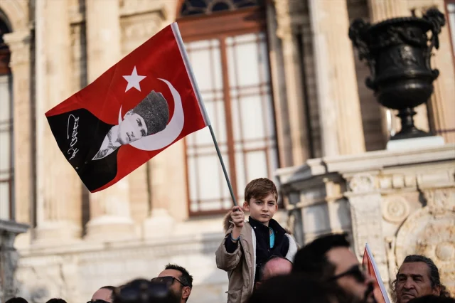 Atatürk'ün Anısına Dolmabahçe Sarayı'nda İhtişamlı Tören