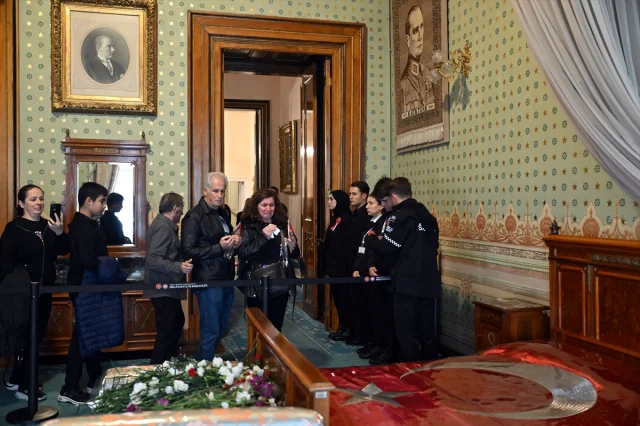 Atatürk'ün Anısına Dolmabahçe Sarayı'nda İhtişamlı Tören
