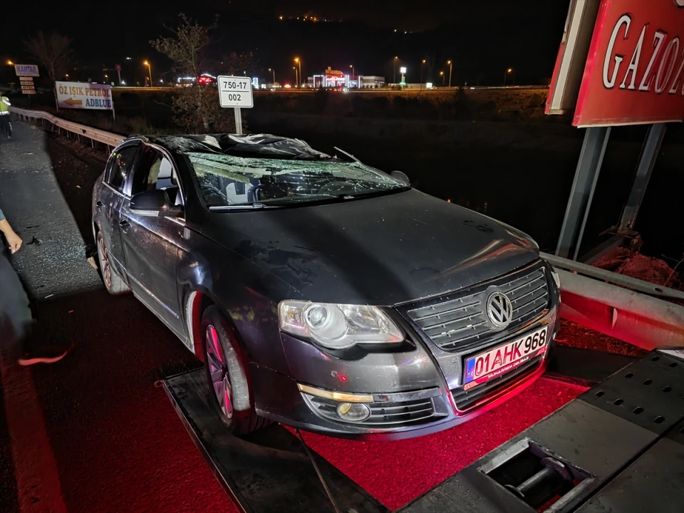 Adana'da korkunç kaza sürücünün hayatına mal oldu