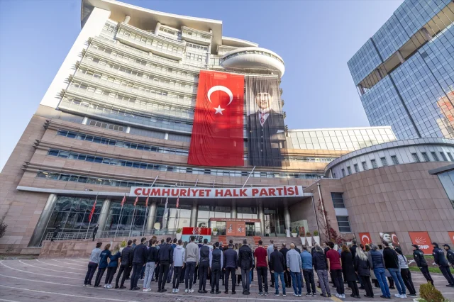 CHP'de Büyük Önder Atatürk İçin Duygu Dolu Anma Töreni