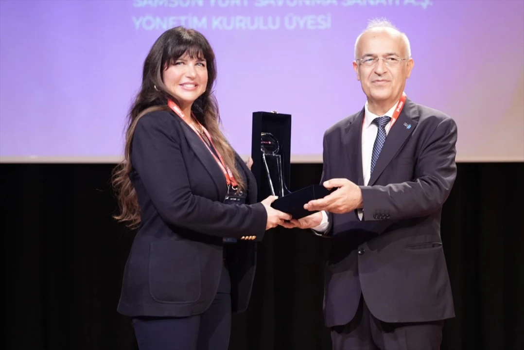 SYS Grup'un İhracat Stratejileri Dış Ticaret Zirvesi'nde Göz Doldurdu