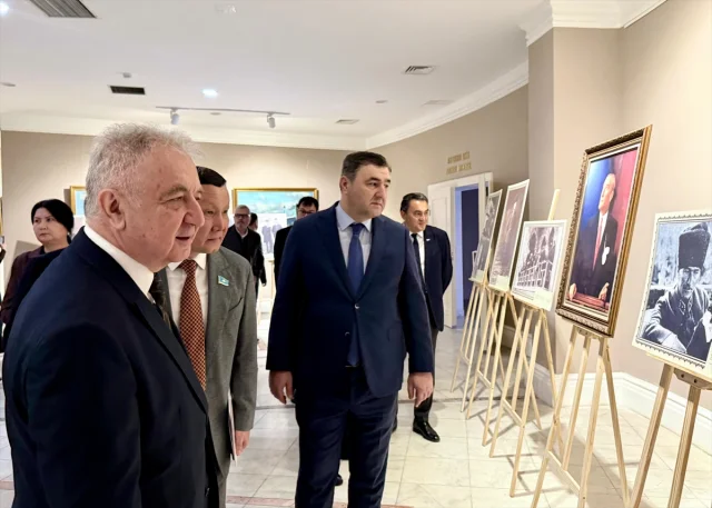 Kazakistan'da Atatürk'ün Anısına Duygu Dolu Anma ve Fotoğraf Sergisi