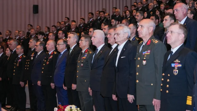 İstanbul'da Atatürk'ü Anma Programı Duygulandırdı