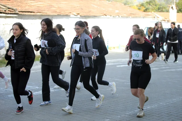 Muğla'da Atatürk Ruhuna Adanan Etkileyici Yol Koşusu