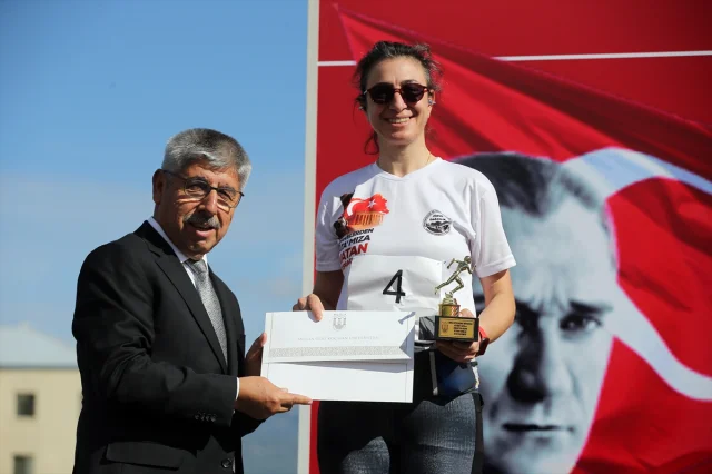 Muğla'da Atatürk Ruhuna Adanan Etkileyici Yol Koşusu